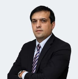 Dr. Nizar Omar Ismail, Senior Registrar of Orthopedic in Kuwait City